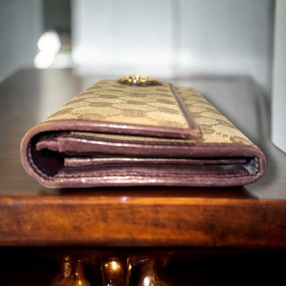 Gucci GG Logo Heart Long Wallet with COA - Picture 8 of 16